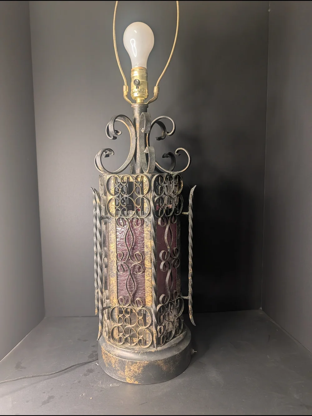 Vintage Gothic Black and Gold Scroll Table Lamp